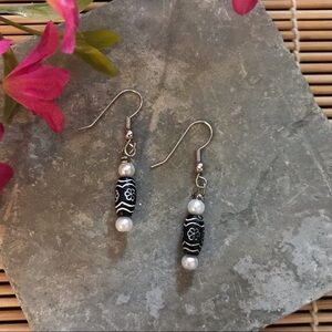 ✨Vintage Silver Flower Pearl Drop Earrings🌸​​